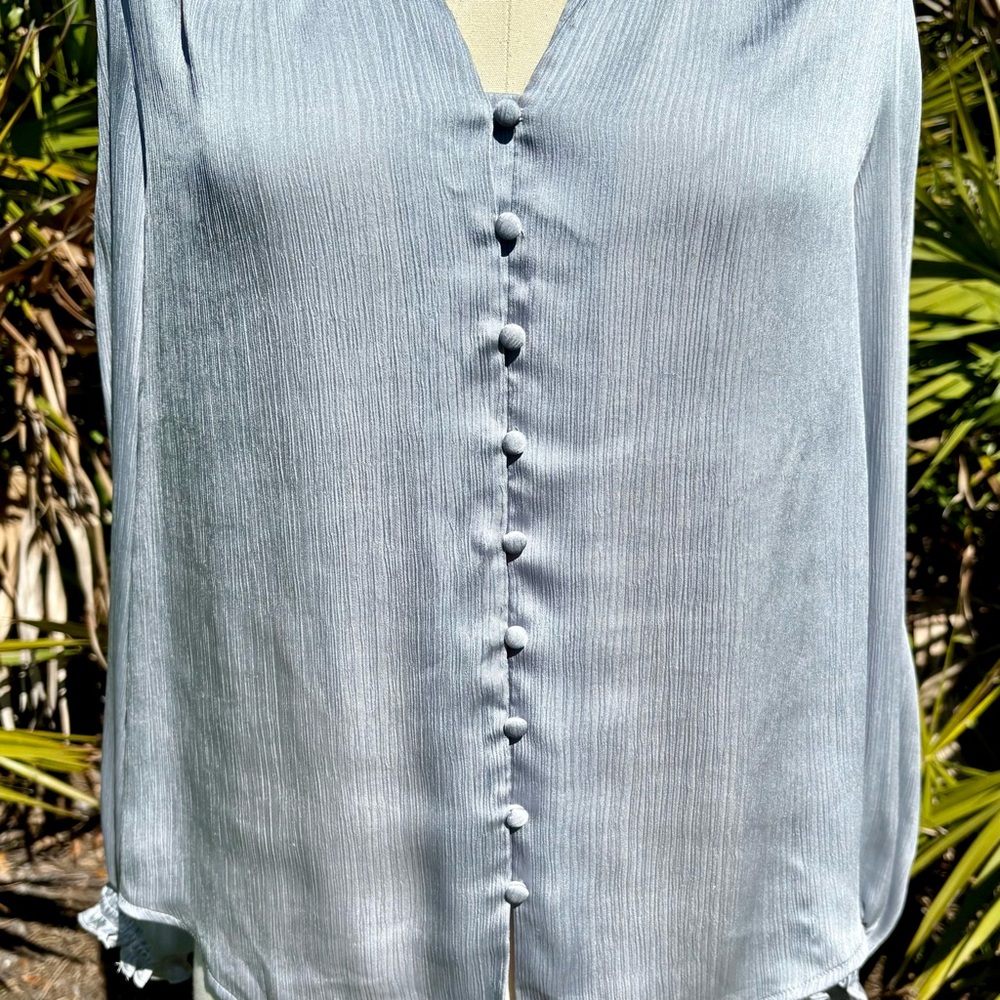 Vince Camuto Vintage Silver Gray Blouse Size S Shirred Buttons Long Sleeve Retro